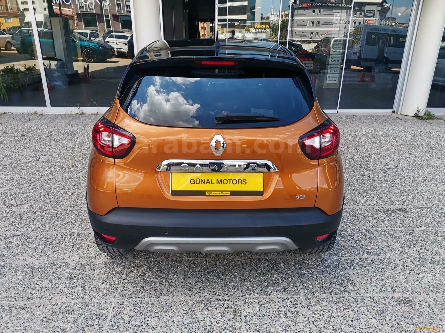Galeriden Renault Captur 1.5 dCi Icon 2017 Model Bursa 180.000 km Turuncu 6