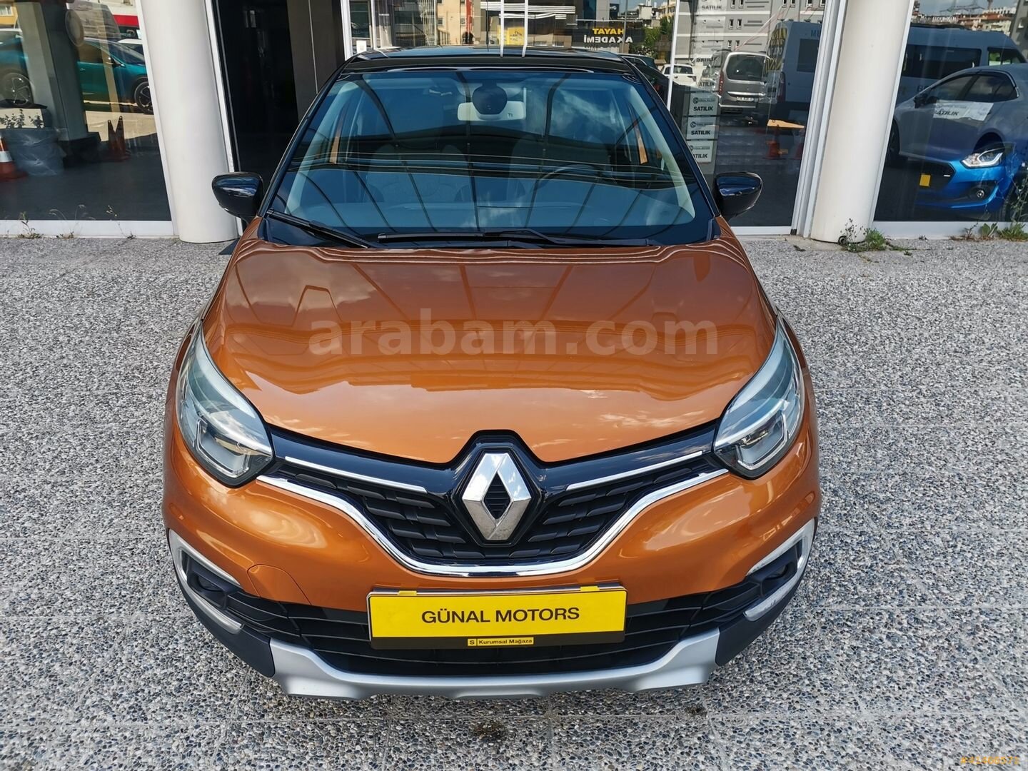 Galeriden Renault Captur 1.5 dCi Icon 2017 Model Bursa 180.000 km Turuncu 1