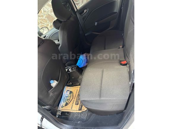 Sahibinden Renault Clio 1.0 TCe Touch 2023 Model 