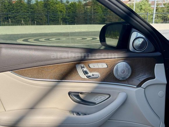 2017 MODEL E220d 4MATİC HATASIZ BOYASIZ DEĞİŞENSİZ TRAMERSİZ