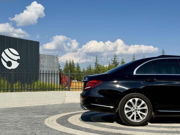 2017 MODEL E220d 4MATİC HATASIZ BOYASIZ DEĞİŞENSİZ TRAMERSİZ