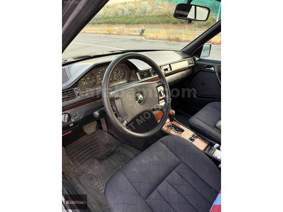 ST MOTORS Mercedes-Benz 300D