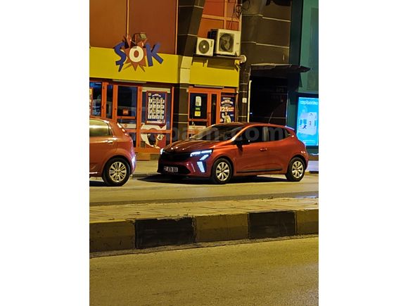 Sahibinden Renault Clio 1.0 SCe Equilibre 2023 Model
