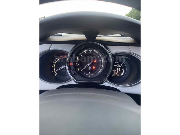 Sahibinden DEĞİŞENSİZ DÜŞÜK KM DS3 1.6 e-HDi 