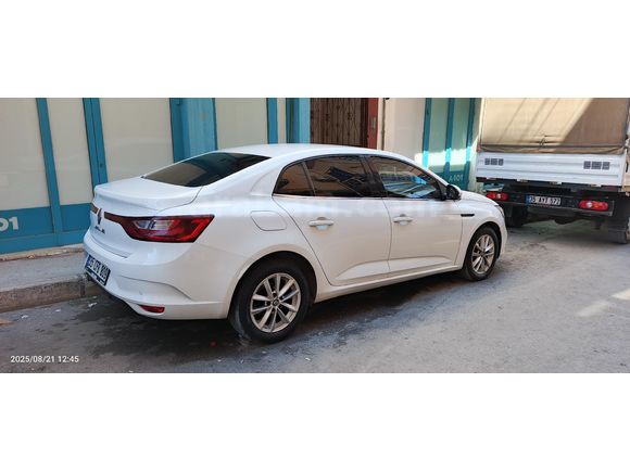 Sahibinden Renault Megane 1.5 Blue DCI Touch 2020 Model