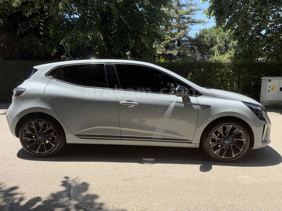 Sahibinden Renault Clio 1.0 TCe Techno Esprit Alpine 2024 Model 