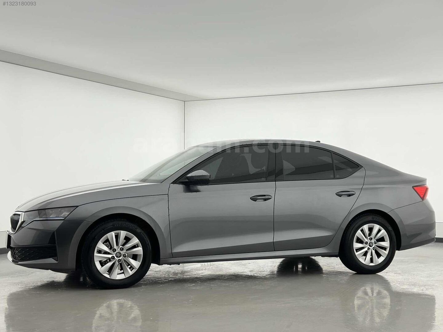 Galeriden Skoda Octavia 1.5 Mhev Elite 2025 Model Bursa 22.500 km Gri 6