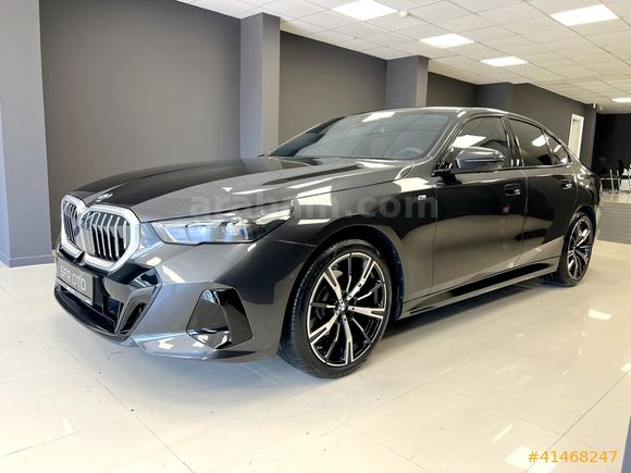 2025 BMW 5.20i M SPORT/20 JANT/KIRMIZI KOLTUK/HEAD UP/HATASIZ