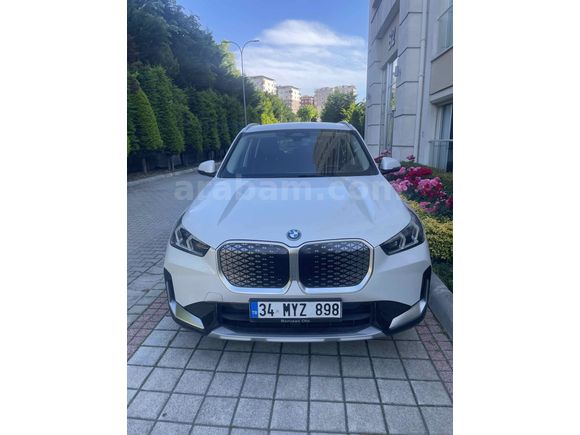 Sahibinden BMW iX1 eDrive20 X Line 2024 Model  28.000 km Beyaz
