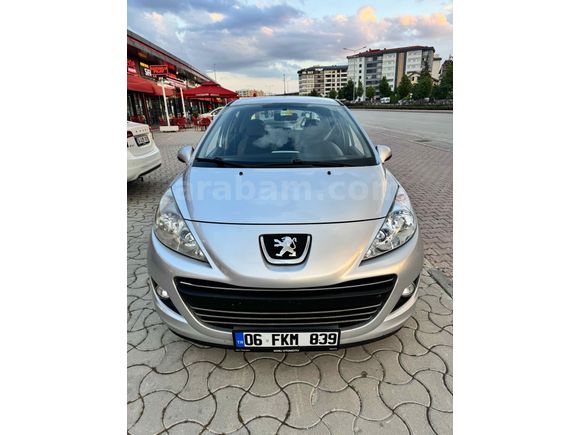 Peugeot 207 1.4 Envy otomatik 2011 Model Konya