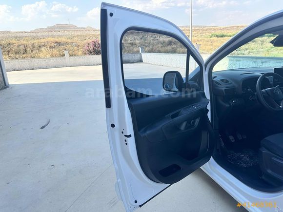 ÖZEL OTOMOTİV'DEN EMSALSİZ 2023 OPEL COMBO ELEGANGE XL