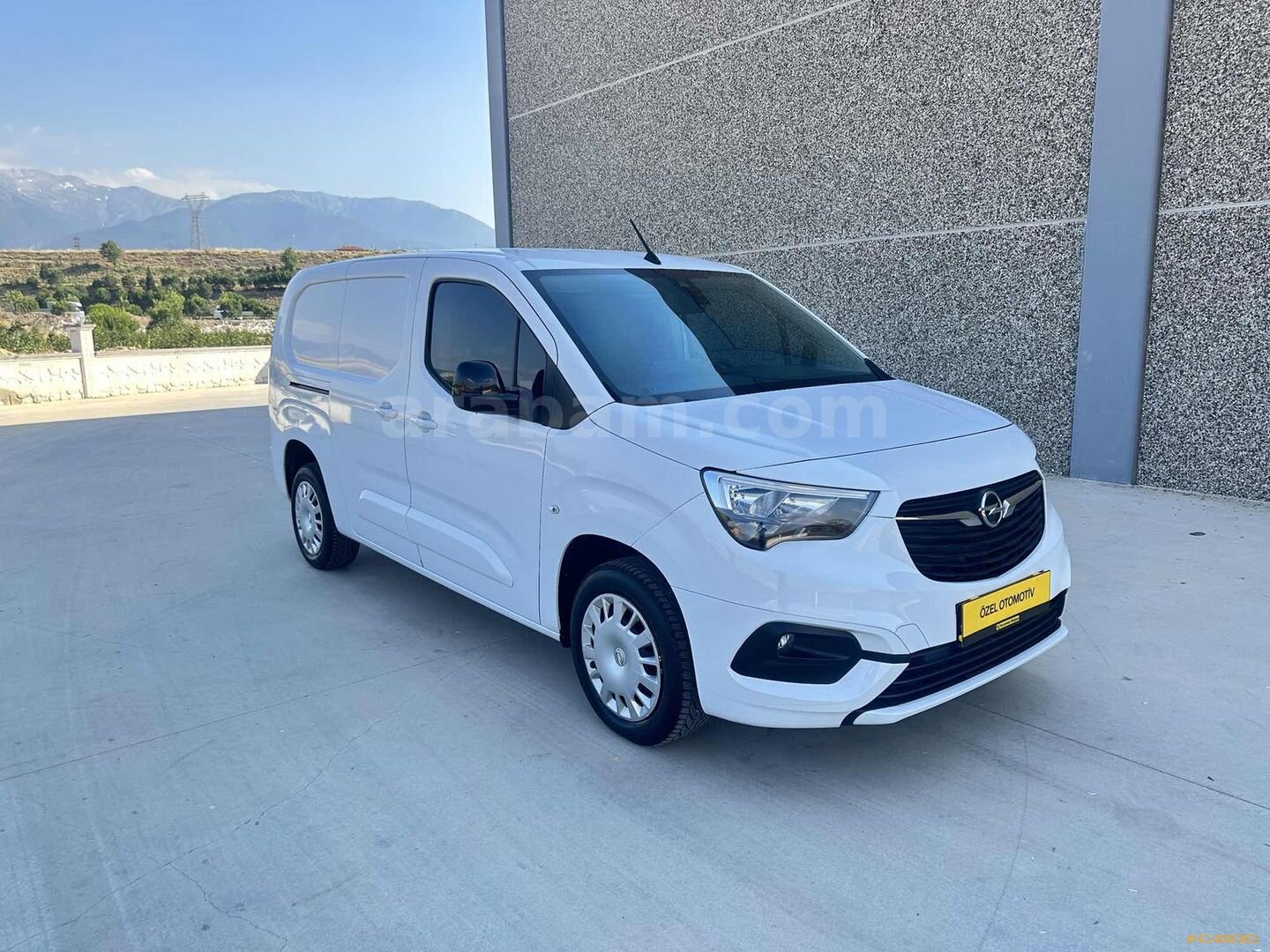 Galeriden Opel Combo 1.5 CDTI Elegance 2023 Model Denizli 51.000 km Beyaz 2