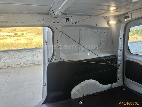 ÖZEL OTOMOTİV'DEN EMSALSİZ 2023 OPEL COMBO ELEGANGE XL