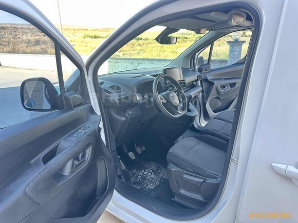 ÖZEL OTOMOTİV'DEN EMSALSİZ 2023 OPEL COMBO ELEGANGE XL