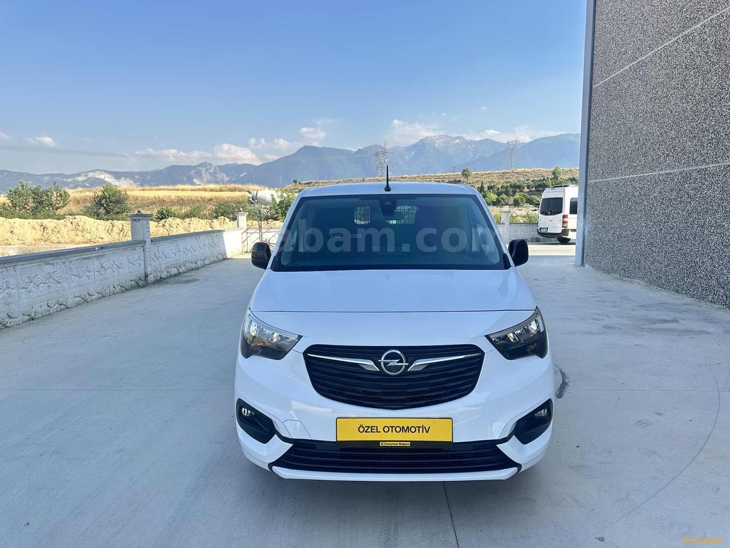 Galeriden Opel Combo 1.5 CDTI Elegance 2023 Model Denizli 51.000 km Beyaz 1