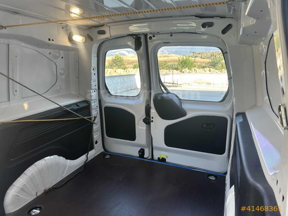ÖZEL OTOMOTİV'DEN EMSALSİZ 2023 OPEL COMBO ELEGANGE XL