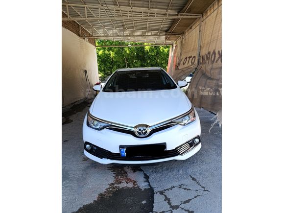 Sahibinden Toyota Auris 1.6 Active 2018 Model  89.000 km Beyaz