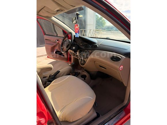 Sahibinden Ford Focus 1.6 Ghia 2001 Model