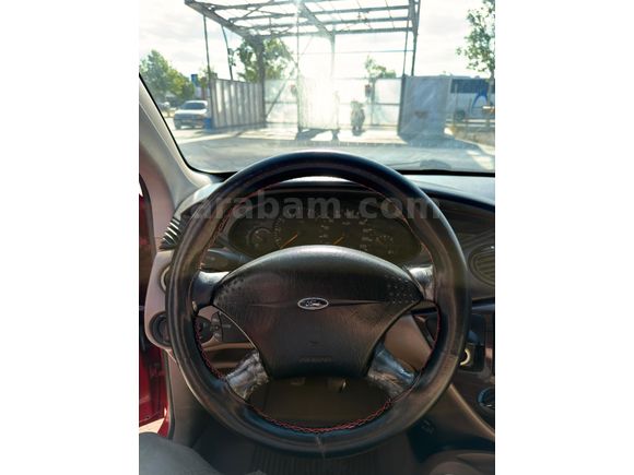 Sahibinden Ford Focus 1.6 Ghia 2001 Model