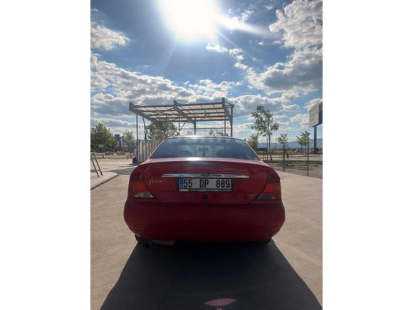 Sahibinden Ford Focus 1.6 Ghia 2001 Model