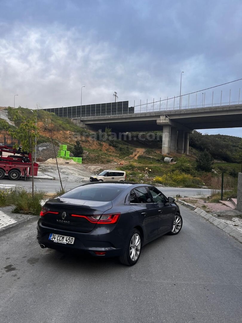 Sahibinden Renault Megane 1.5 dCi Icon 2019 Model İstanbul 182.500 km Lacivert 3