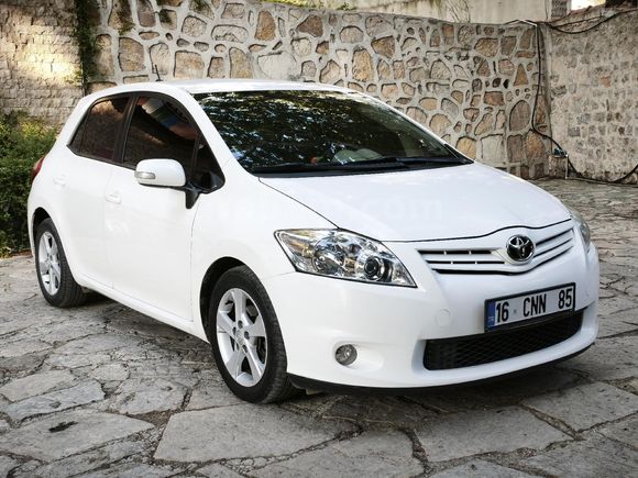 Sahibinden Toyota Auris 1.4 D-4D Comfort Extra 2012 Model
