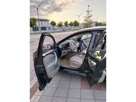 Değişensiz Full Dolu Renault Megane 1.5 dCi Privilege 2012 Model