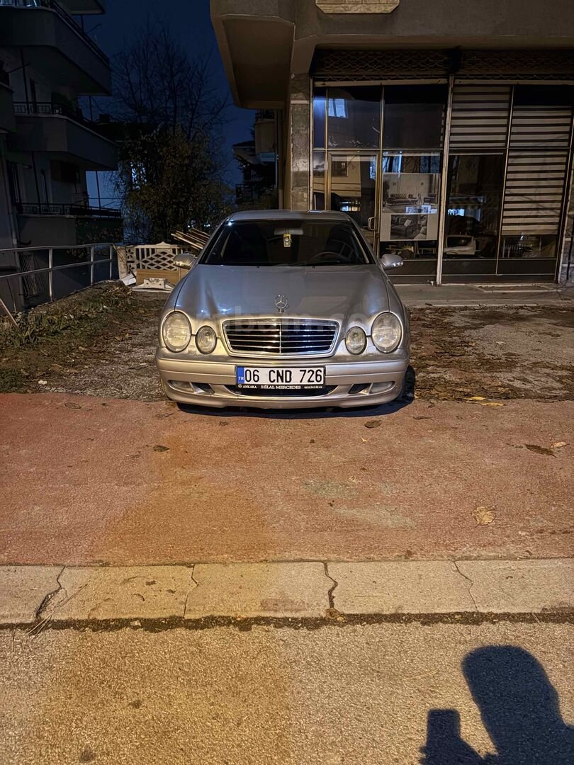 Sahibinden Mercedes - Benz CLK 200 Kompressor Avantgarde 2001 Model Ankara 396.000 km Gri (Gümüş) 1