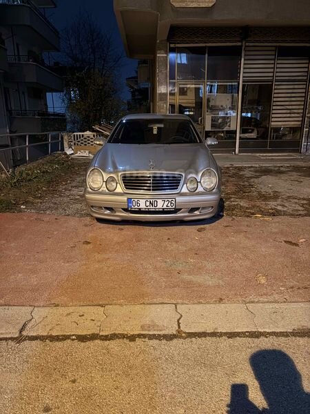Sahibinden Mercedes - Benz CLK 200 Kompressor Avantgarde 2001 Model Ankara 396.000 km Gri (Gümüş)