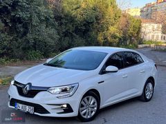 2022 MODEL MEGANE 1.5 BLUEDCİ JOY COMFORT BÜYÜK EKRANLI
