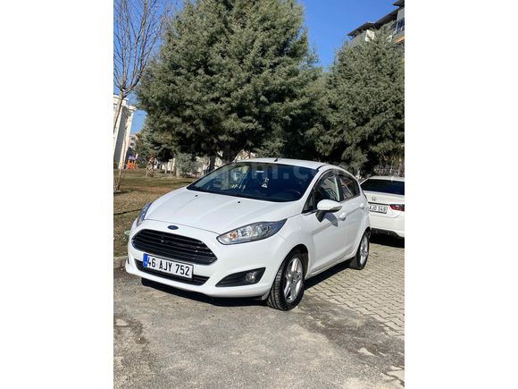 Sahibinden Ford Fiesta 1.5 TDCi Titanium 2014 Model  134.000 km Beyaz