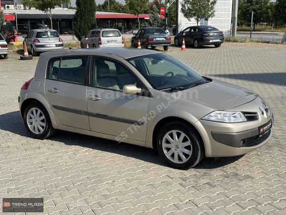 ES TREND PLAZA 2008 Renault Megane 1.6 Privilege 79binKM!