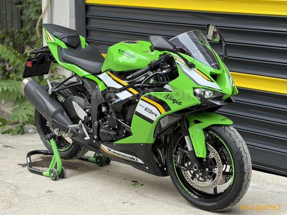 Galeriden Kawasaki Ninja ZX 6R 2025 Model Bursa 7.000 km Yeşil