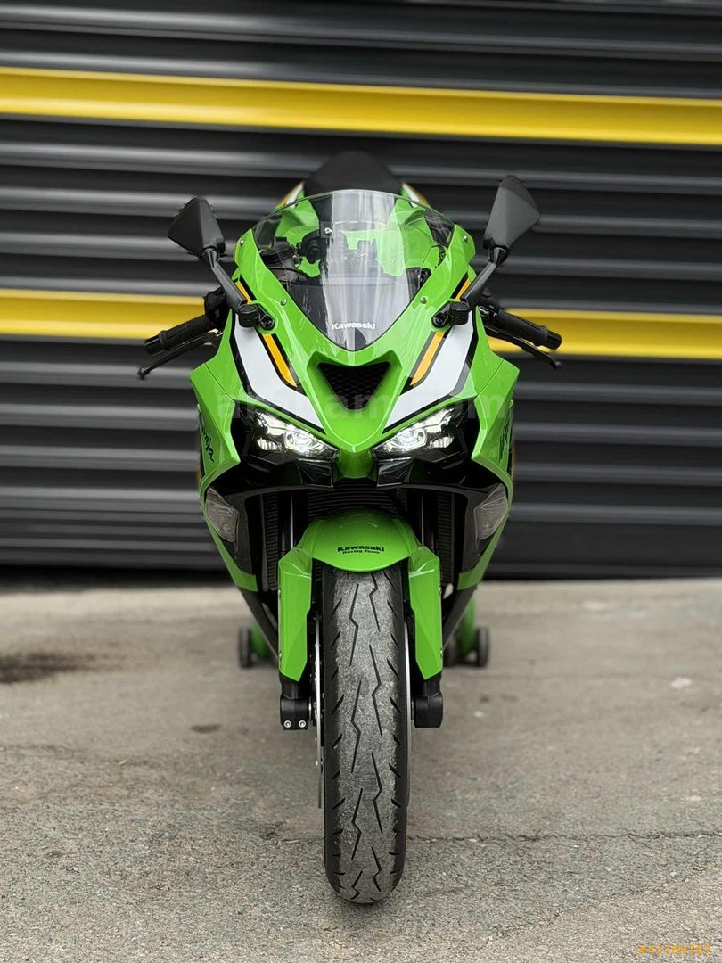 Galeriden Kawasaki Ninja ZX 6R 2025 Model Bursa 7.000 km Yeşil