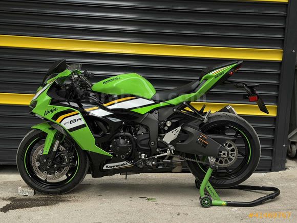 Galeriden Kawasaki Ninja ZX 6R 2025 Model Bursa 7.000 km Yeşil