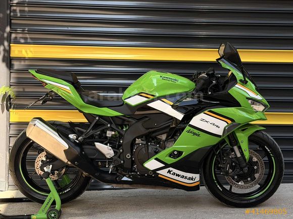 Galeriden Kawasaki Ninja ZX-4RR 2025 Model Bursa 6.001 km Yeşil