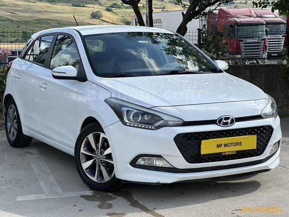 MF MOTORS/2015/HYUNDAI İ20 1.2 MPI STYLE/135.000 ? PEŞİNAT İLE