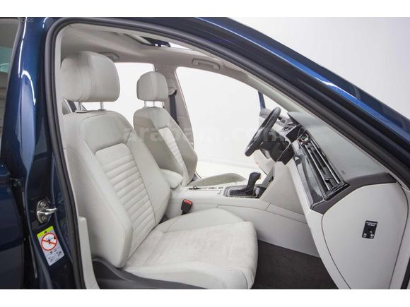 BAYAR'DAN 2020 17.KM VOLKSWAGEN PASSAT ELEGANCE CAM TAVAN+ISITMA