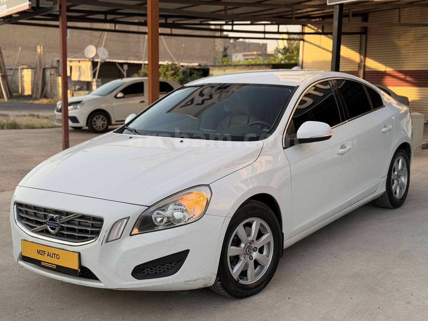 Galeriden Volvo S60 1.6 D Premium 2012 Model Şanlıurfa 240.000 km Beyaz 2