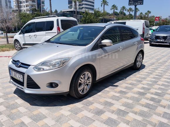 Sahibinden Ford Focus 1.6 Ti-VCT Style 2014 Model Adana 125.000 km Gri (metalik)