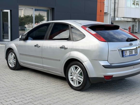 Sahibinden Ford Focus 1.6 Ghia 2005 Model 