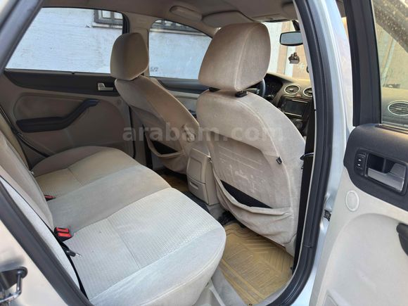 Sahibinden Ford Focus 1.6 Ghia 2005 Model 