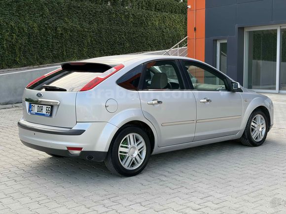 Sahibinden Ford Focus 1.6 Ghia 2005 Model 