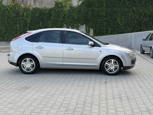 Sahibinden Ford Focus 1.6 Ghia 2005 Model 