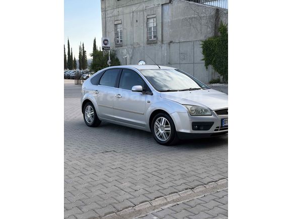 Sahibinden Ford Focus 1.6 Ghia 2005 Model 