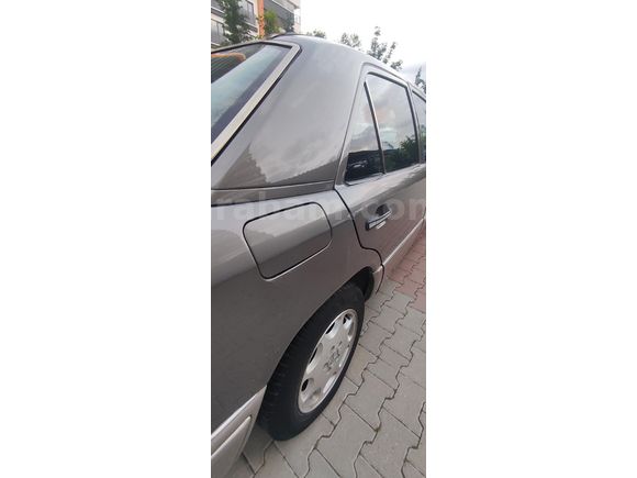 Sahibinden Mercedes - Benz E 200 1994 Model