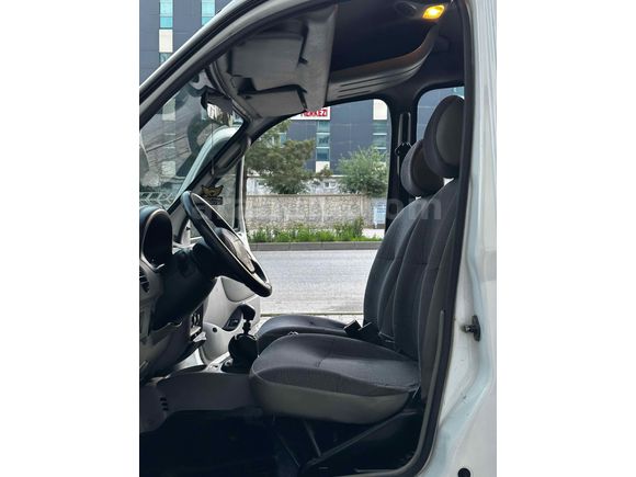 Galeriden Renault Kangoo 1.9 D 2003 Model Bitlis