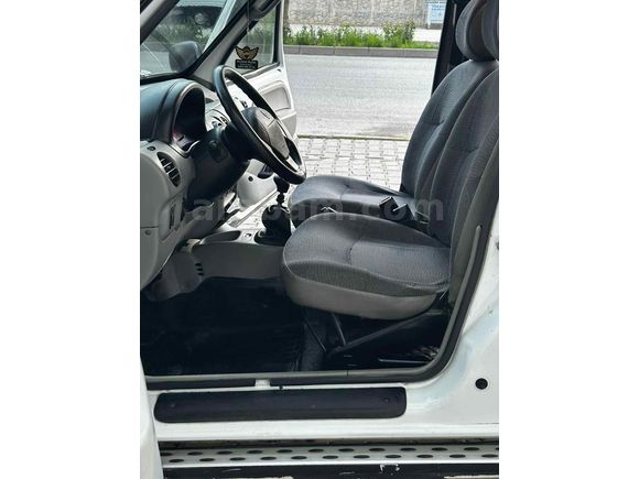 Galeriden Renault Kangoo 1.9 D 2003 Model Bitlis