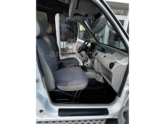 Galeriden Renault Kangoo 1.9 D 2003 Model Bitlis