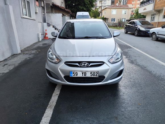 Sahibinden Hyundai Accent Blue 1.6 CRDI Biz 2014 Model  181.000 km Gri (Gümüş)